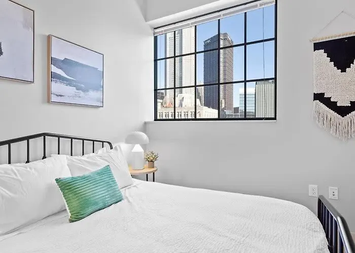 Cozysuites Modern 1br, Downtown Pittsburgh